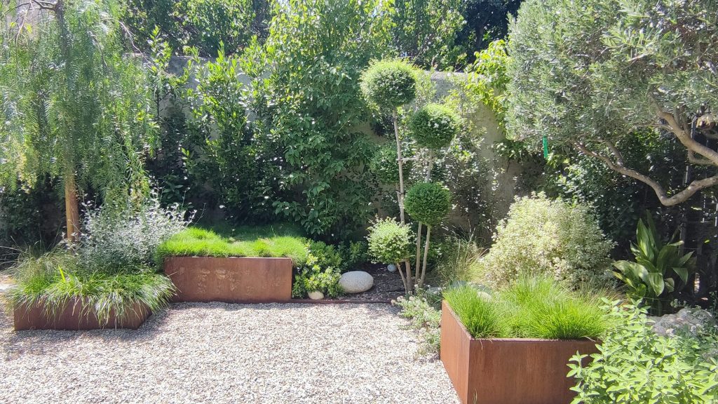 Potager en carrée dans le jardin