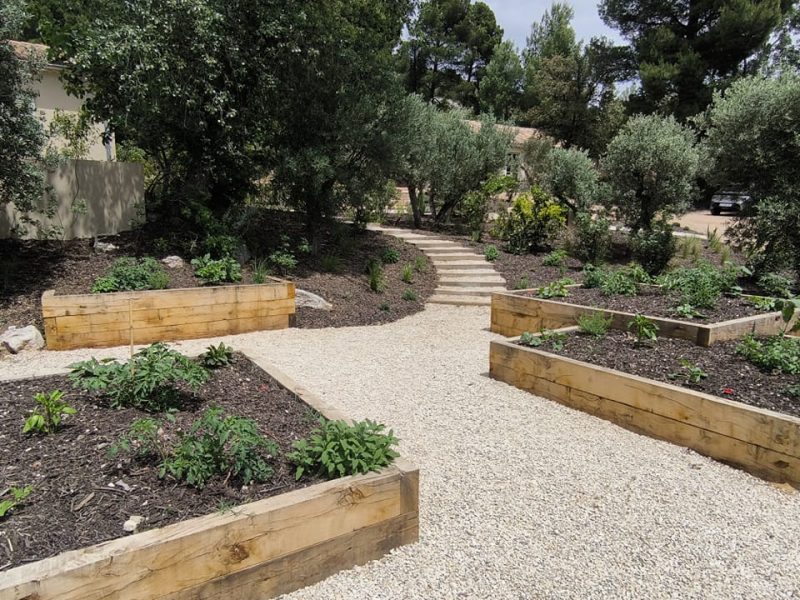 Potager en carrée dans le jardin
