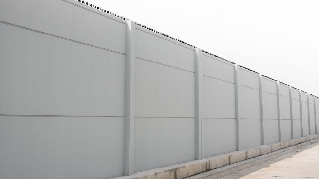 Mur de clôture de couleur gris